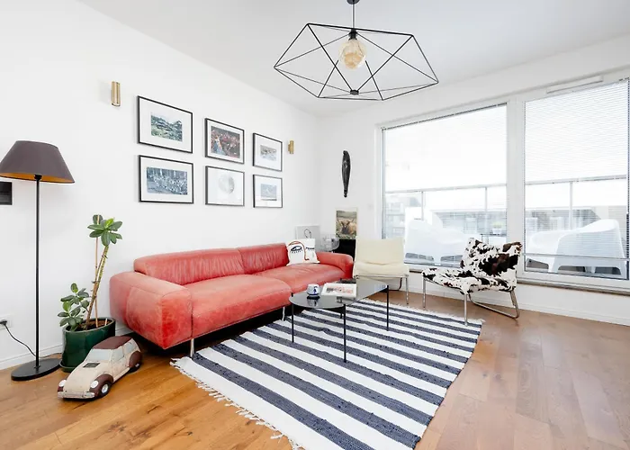 Modern & Stylish Apartment With Balcony Warsaw By Noclegi Renters