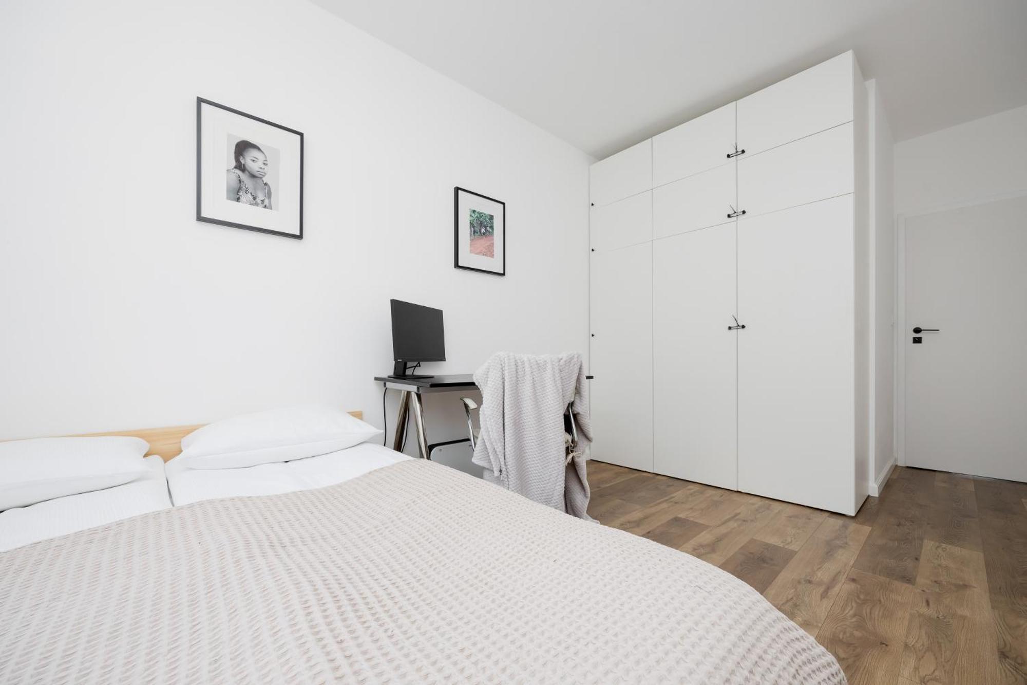 Apartament Modern & Stylish With Balcony By Renters *