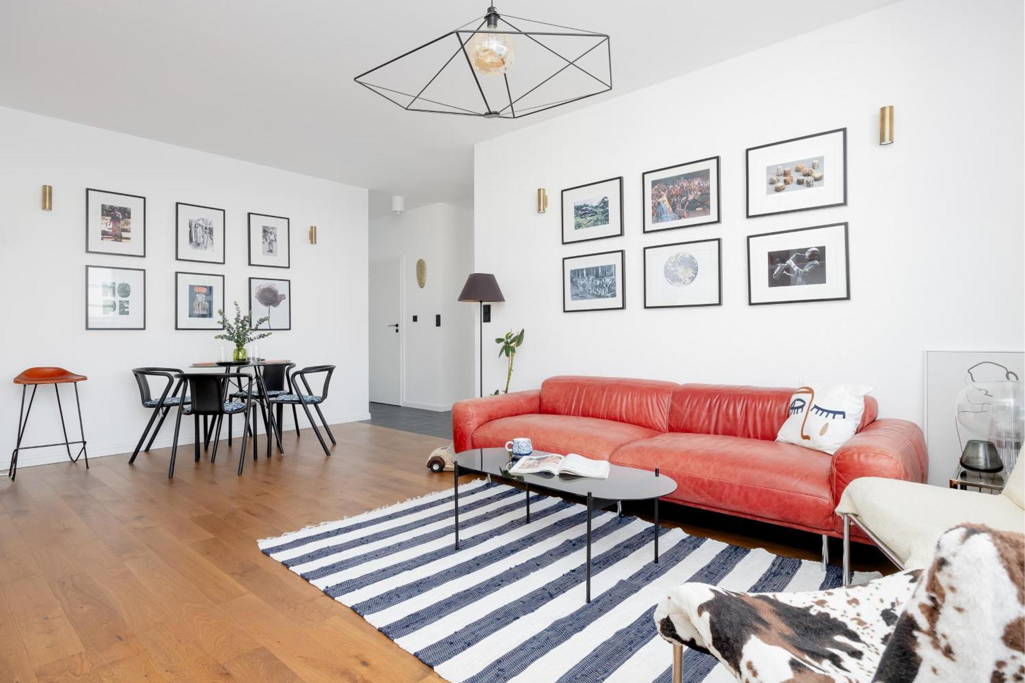 Modern & Stylish With Balcony By Renters Apartament *