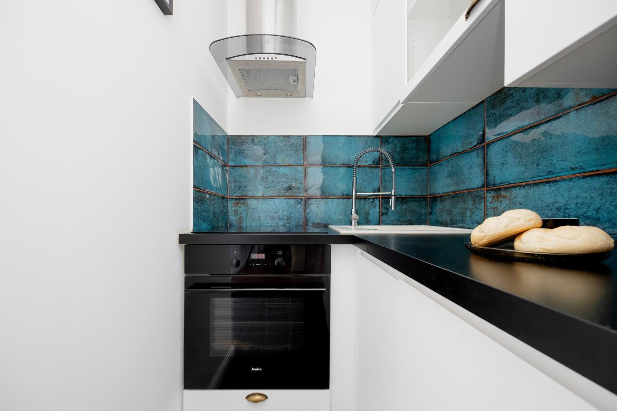 Apartament Modern & Stylish With Balcony By Renters *